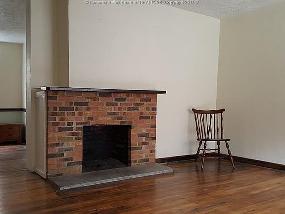 5th image of 922 Woodward Dr