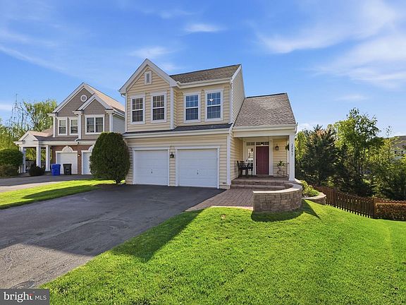 3rd image of 15577 Trisail Ct