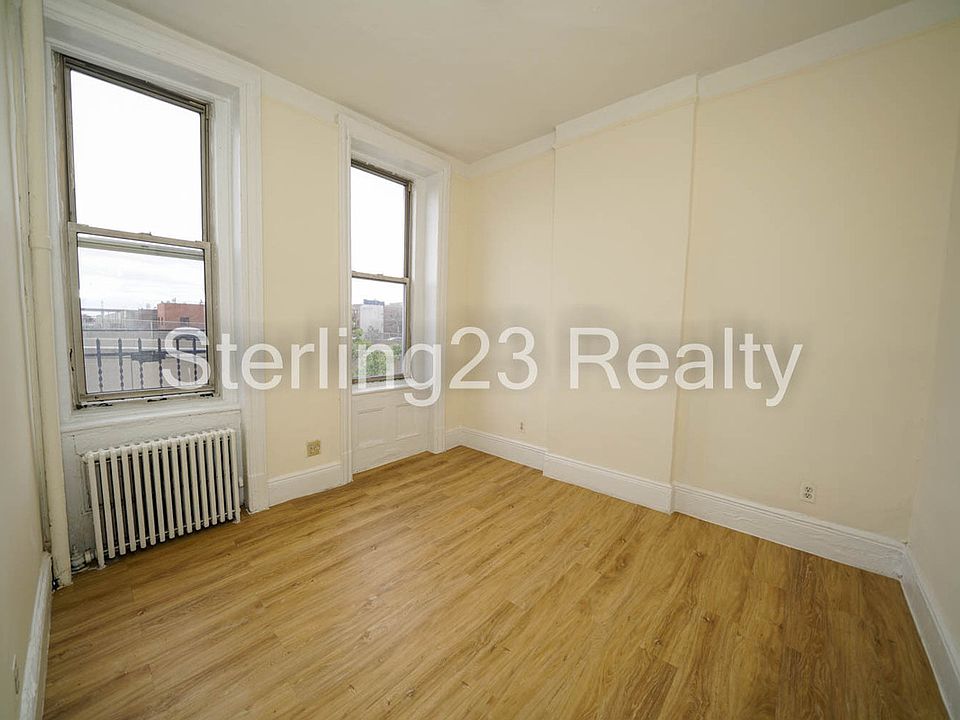 1st image of 26-10 Hoyt Ave S #Ff3