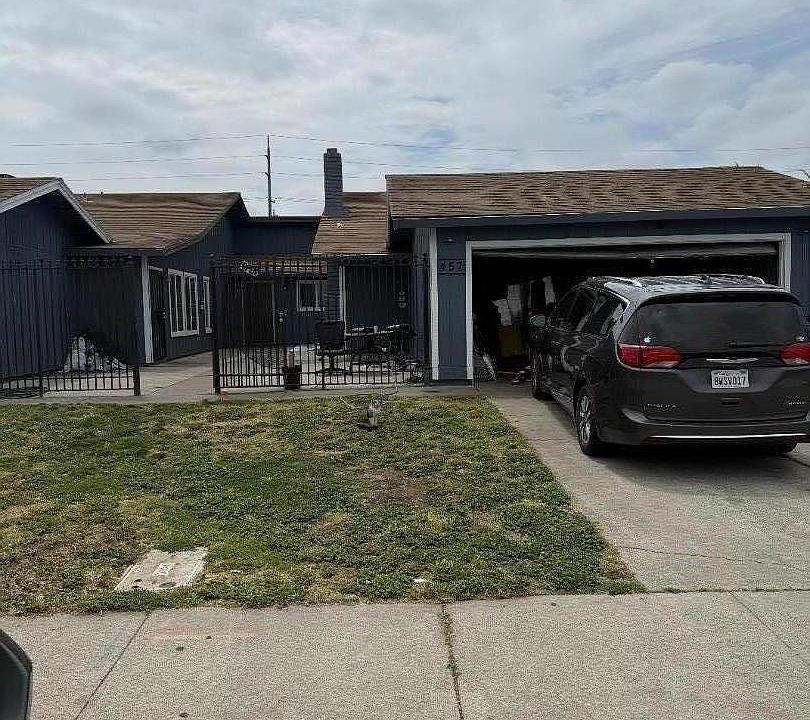 2nd image of 453 Jill Cir