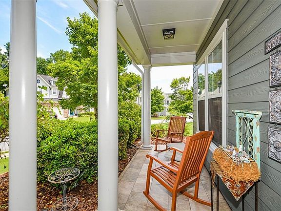 4th image of 321 Melrose Cir