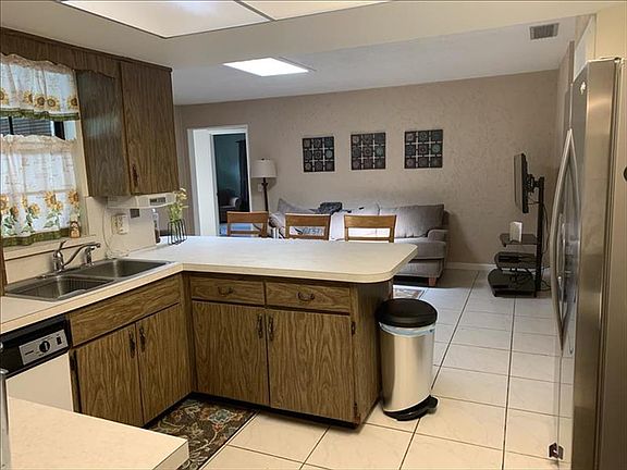 2nd image of 4313 Oak Ct