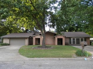 2735 W Highland Cir, Rogers, AR 72756