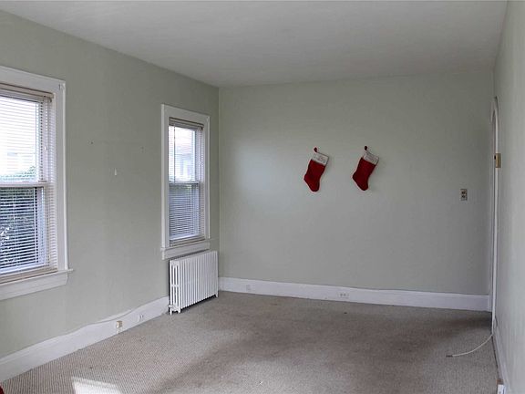 5th image of 70 Buffalo Ave