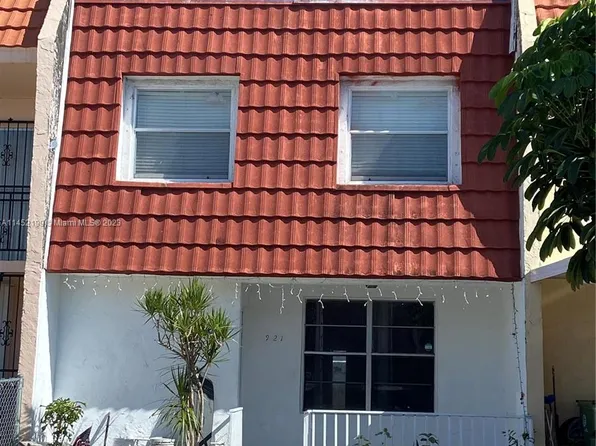 921 W 79th Pl #921, Hialeah, FL 33014