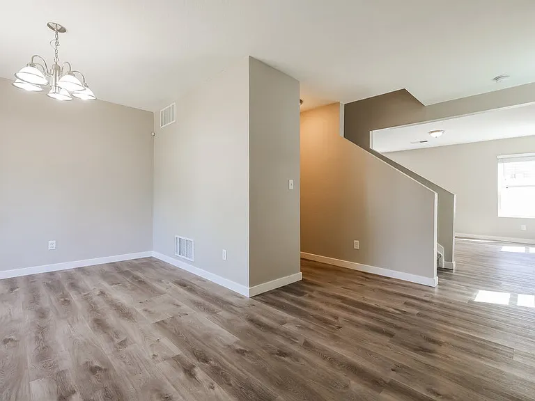 18619 E 46th Pl — Photo 5