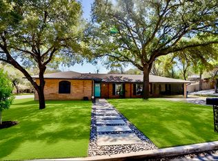 9117 Oak Downs Dr, San Antonio, TX 78230