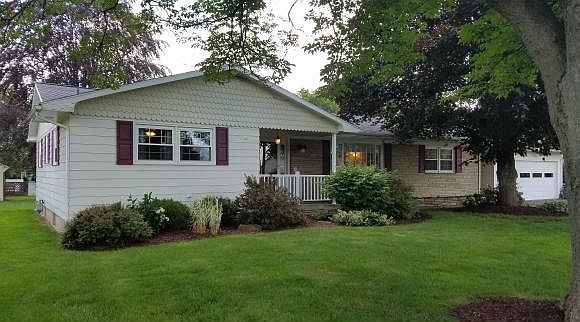 1st image of 112 Holiday Dr