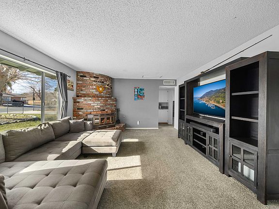 3rd image of 9323 E Avenue T12