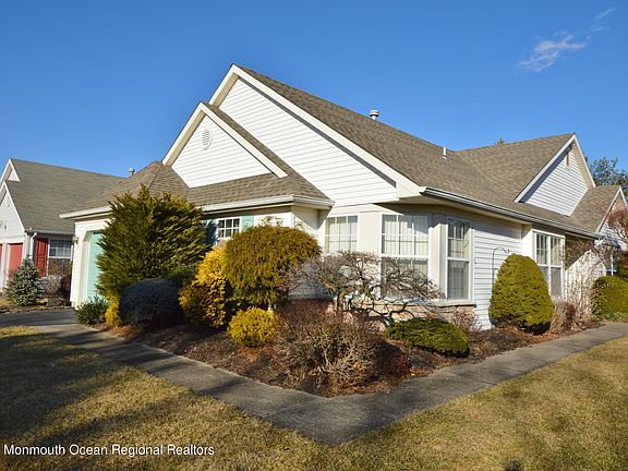 2nd image of 2655 Silver Hill Ln