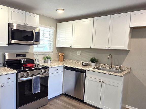 3rd image of 349 Avenue D