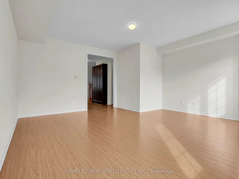 8 Shiff Cres — Photo 10