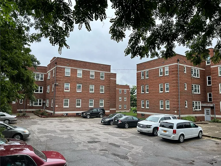4200 Grand Ave — Photo 7