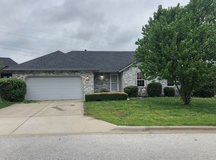 1921 N Hollysprings Ave, Nixa, MO 65714