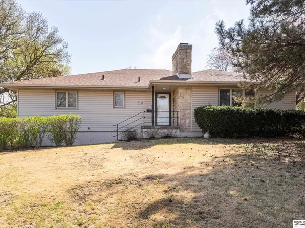 909 N 69th St, Omaha, NE 68132