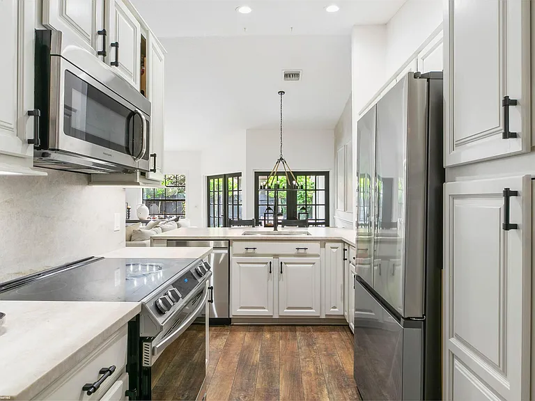 13504 Fountain View Blvd — Photo 11