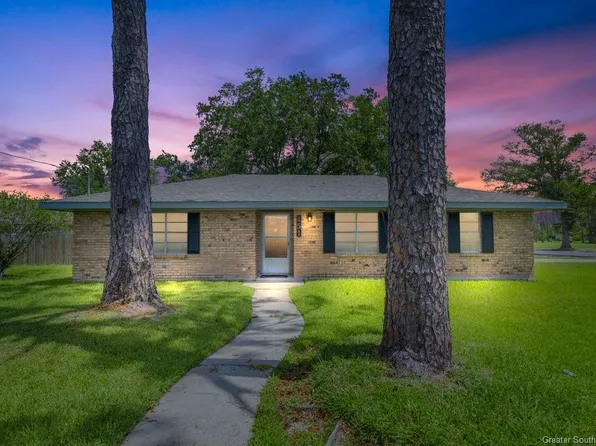 451 Champagne Cir, Lake Charles, LA 70611