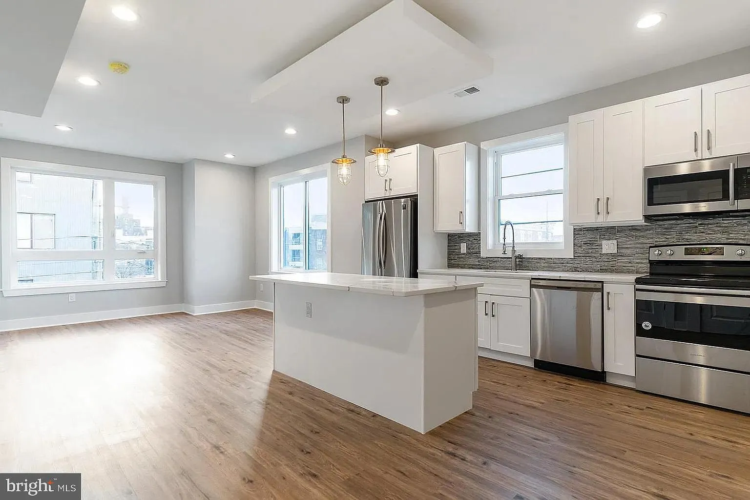 2 bed, 1.0 bath, $1,675 — Photo 1