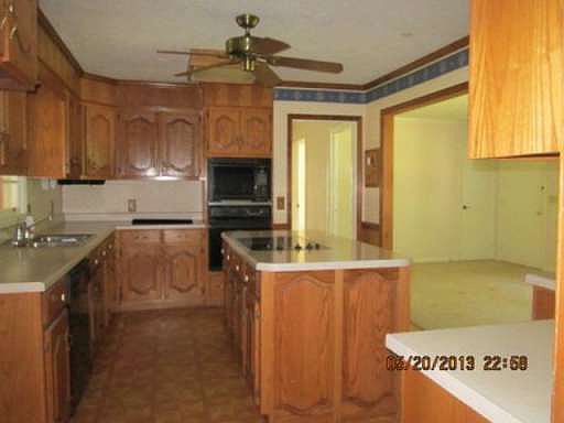 5th image of 302 Shannon Dr