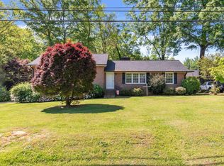 409 Longview Dr, Laurens, SC 29360