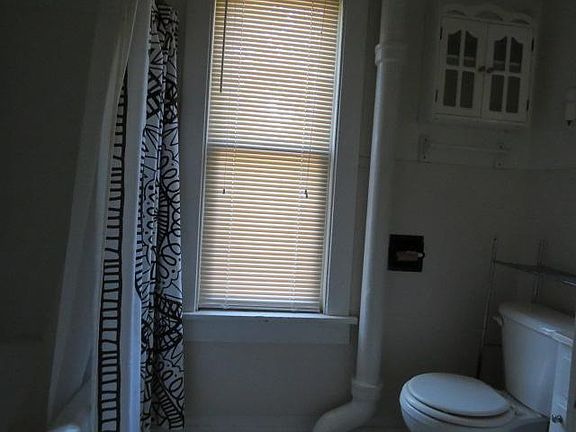 3rd image of 803 1/2 N 12th St