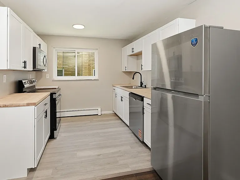 6155 Ridge Ave #2 — Photo 2