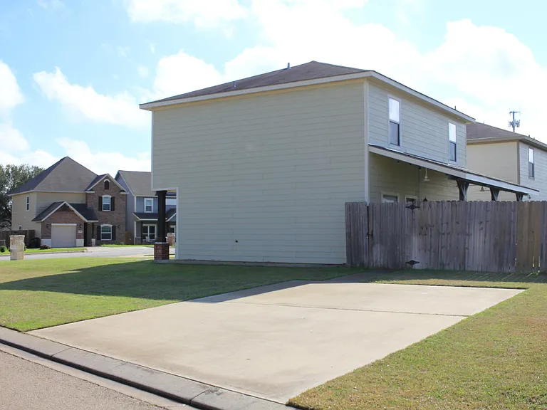 2717 Horse Haven Ln — Photo 14