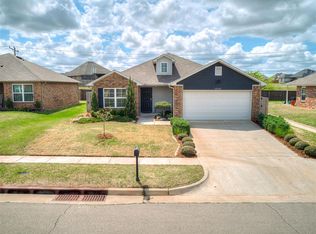11036 NW 94th Ter, Yukon, OK 73099