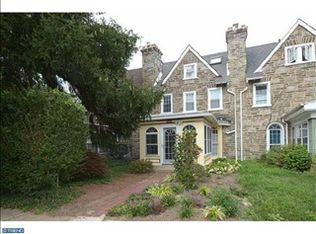 7117 Lincoln Dr, Philadelphia, PA 19119