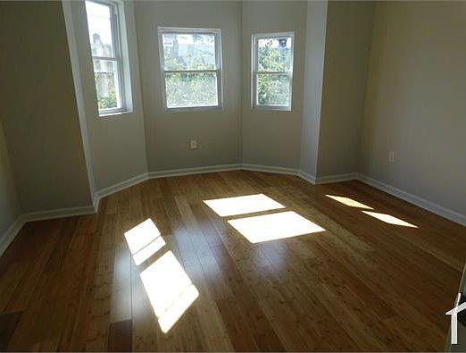 5th image of 3904 N Franklin St