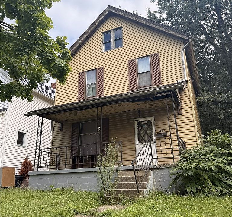 1st image of 381 E 7th St