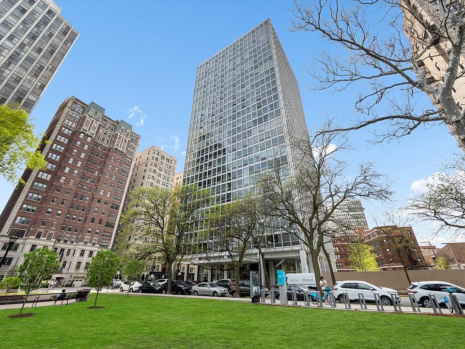 1st image of 2400 N Lakeview Ave APT 1002