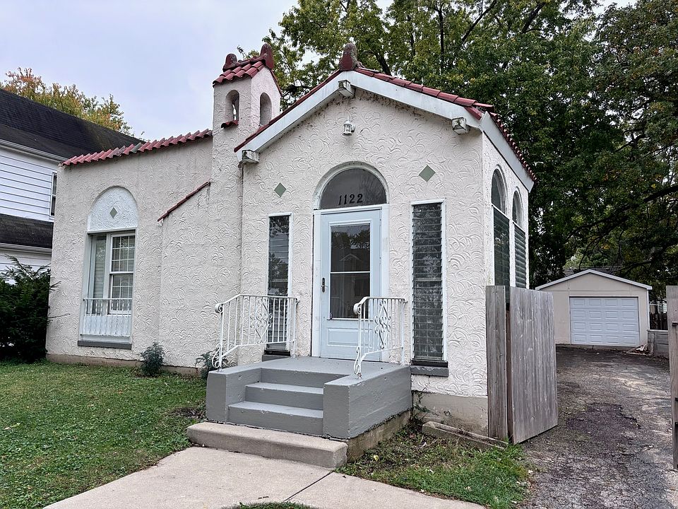 1st image of 1122 N Ash St