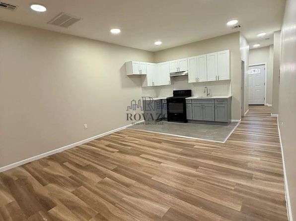 382 Clinton Pl APT 5