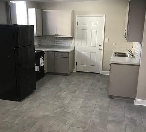 4th image of 227 S South St #227