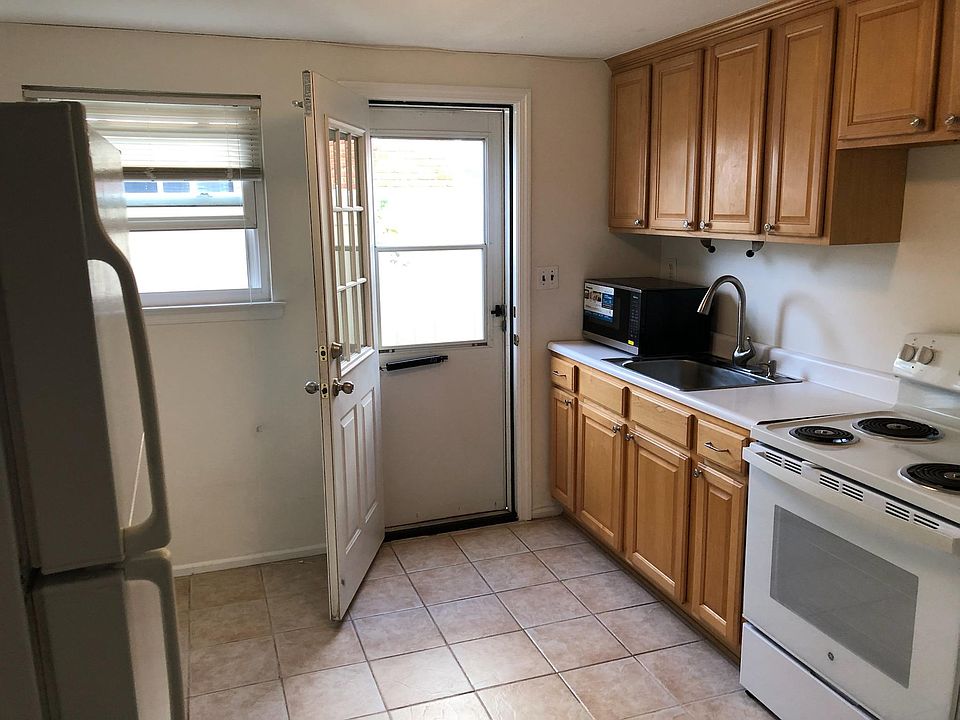 1st image of 29 Bay Beach Ave #2