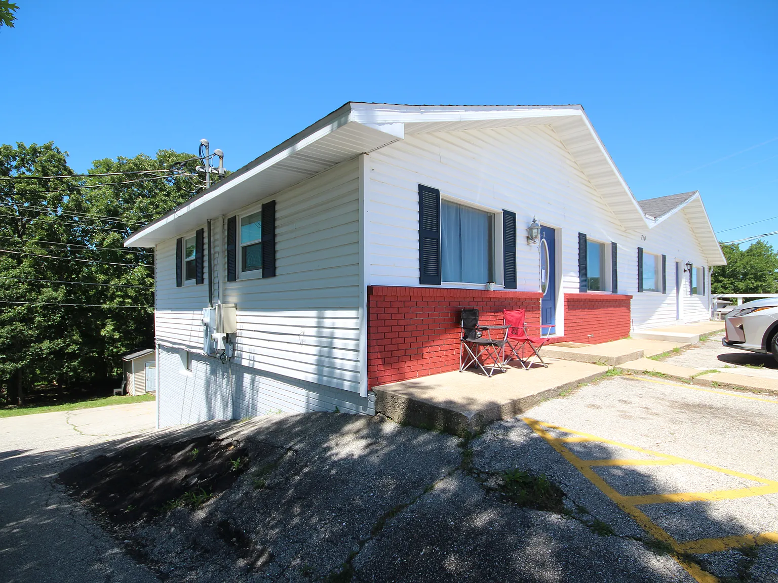 2 bed, 500 sqft, $890 — Photo 1