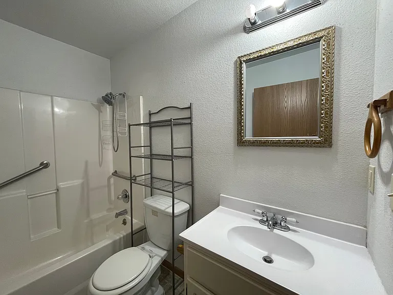 9516 Main Entrance Dr #2-4 — Photo 5