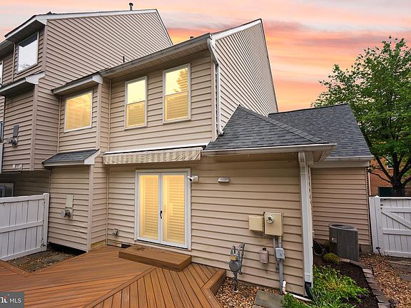 3rd image of 12056 Edgemere Cir