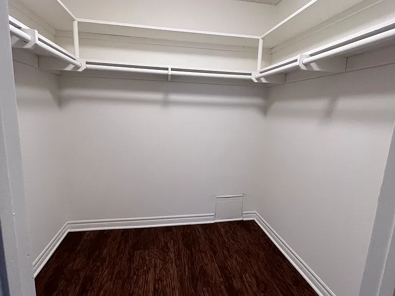 La Villa Descanso Apartments — Photo 17