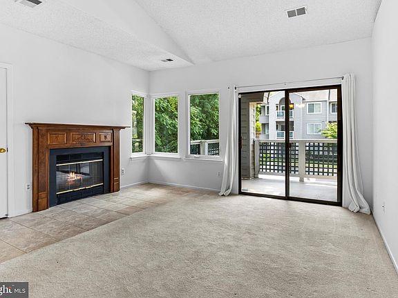 5th image of 11735 Summerchase Cir APT B