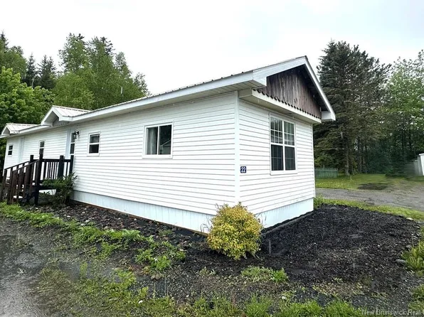 22 Simpson Ct, Saint George, NB E5C 3N5