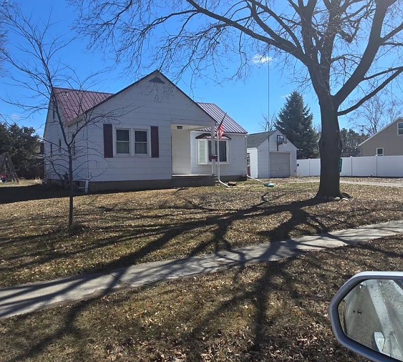 1st image of 531 S 6th St