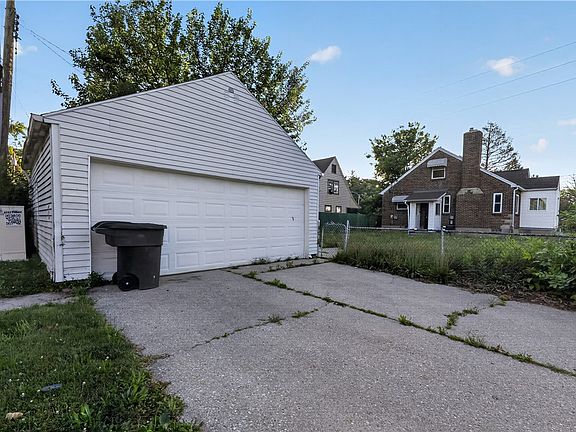 5th image of 1351 Oakdale Ave