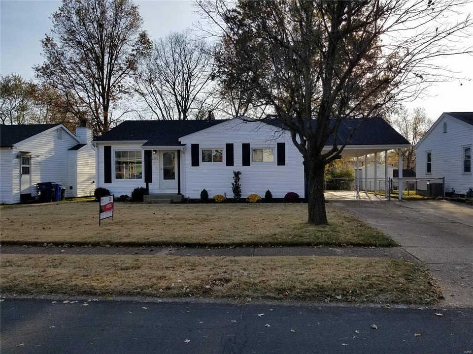 1st image of 2390 Hawthorne Manor Dr