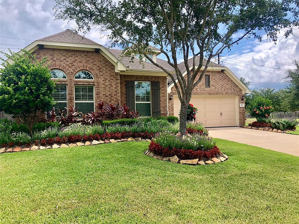 1st image of 422 Cascade Oaks Ln
