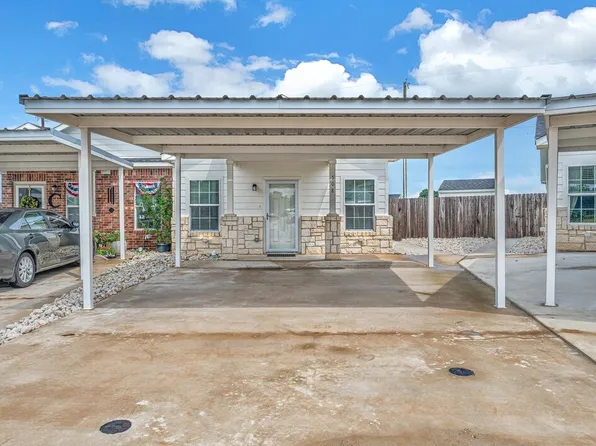 508 Alamo Ct, McGregor, TX 76657
