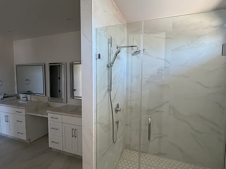 565 Seymour St — Photo 16