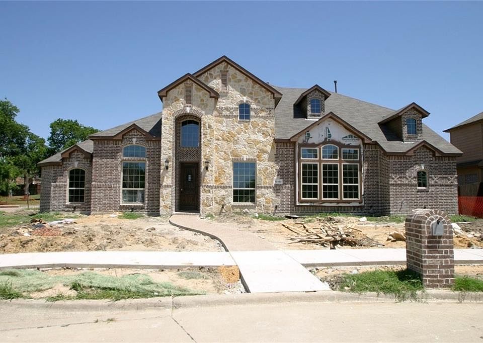 1st image of 12182 Gonzales Dr