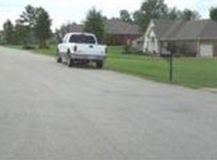 271 Bellemeade Dr, Lexington, TN 38351